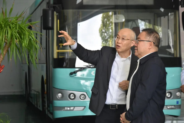 德燃动力与榆林市考察团一行就氢能与燃料电池汽车等发展进行深入