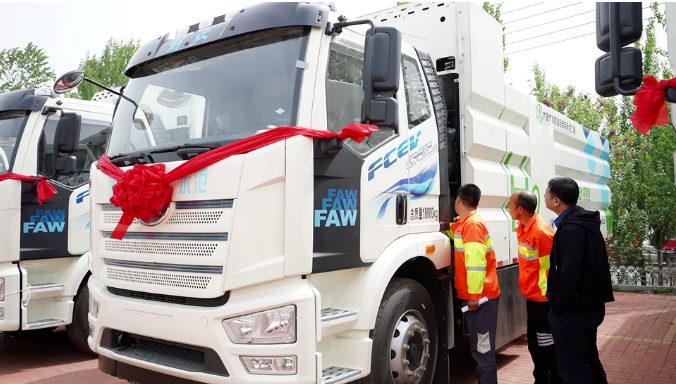 新研氢能助力辽宁省首批氢能环卫车交付