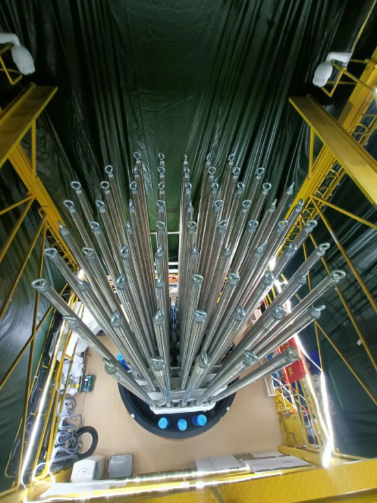 三澳核电项目1号机组控制棒驱动机构耐压壳安装完毕