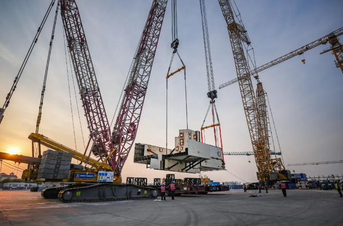 徐大堡核电1号机组CA01模块7号组件顺利吊装就位