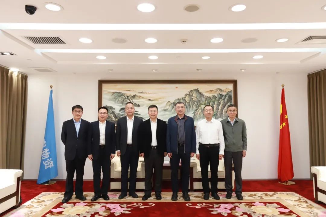 TCL中环全球营销中心中国区总经理寇建锋一行拜访华电集团物资