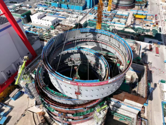 廉江核电1号机组钢制安全壳筒体三环顺利吊装就位