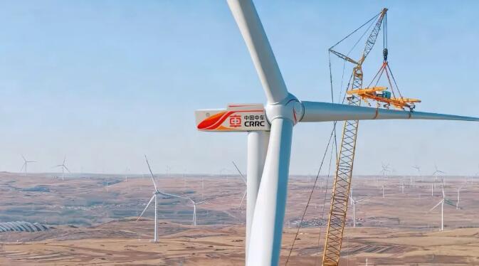 中国中车“凌风号”12.5兆瓦超大功率风电机组成功吊装