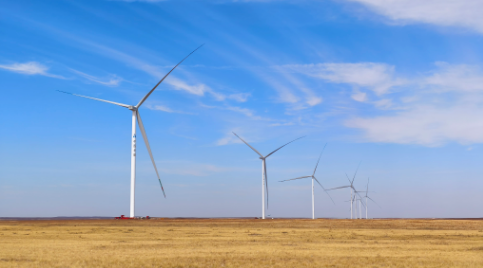 中国能建完成包头风电项目风机吊装