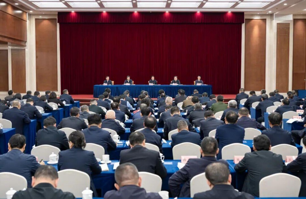 2026年全国能源工作会议在京召开！新增风电、光伏装机2亿千